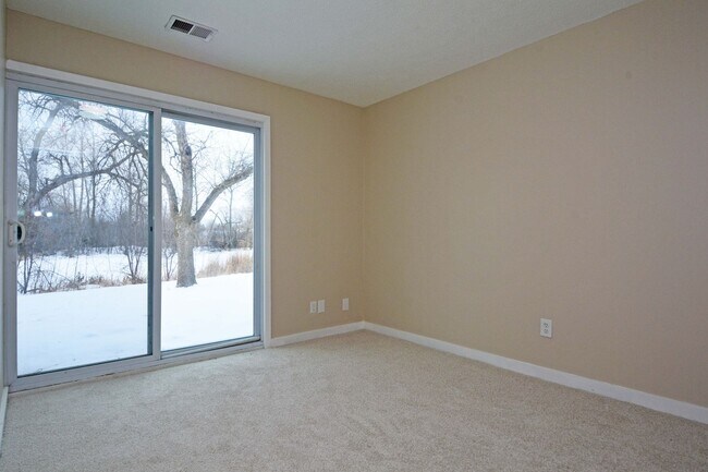 Building Photo - Beautifully Updated 3-Bed 2-Bath Townhouse in Savage - Available Now!