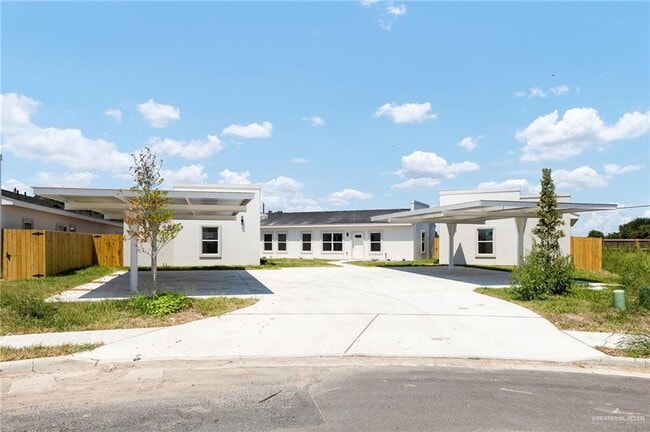 Primary Photo - 2714 Primrose Dr