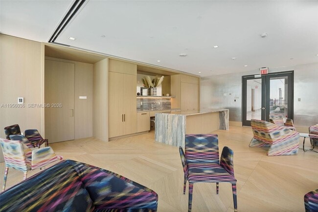 Building Photo - 700 NE 26th Terrace