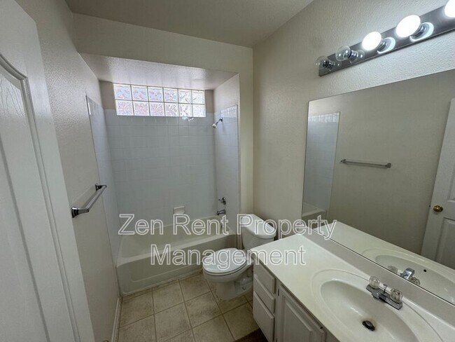Building Photo - 16013 S Desert Foothills Pkwy