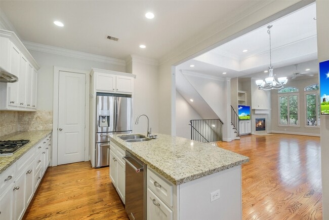 Building Photo - 2301 Park St