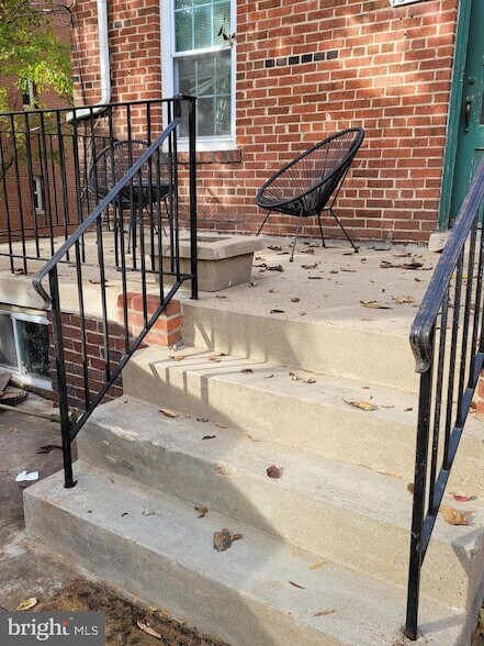 Building Photo - 1559 19th St N