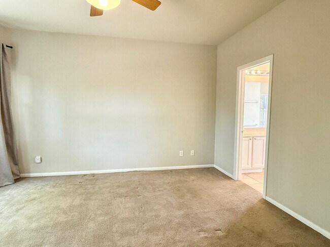 Building Photo - MOVE IN SPECIAL! FIRST TWO WEEKS RENT FREE...