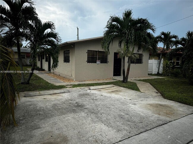 Building Photo - 2481 NW 13th Ct
