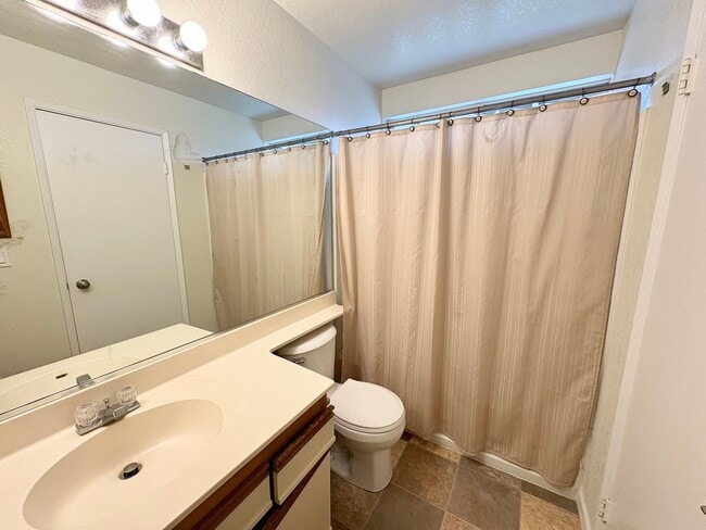 Building Photo - 68-3883-3883 Lua Kula St