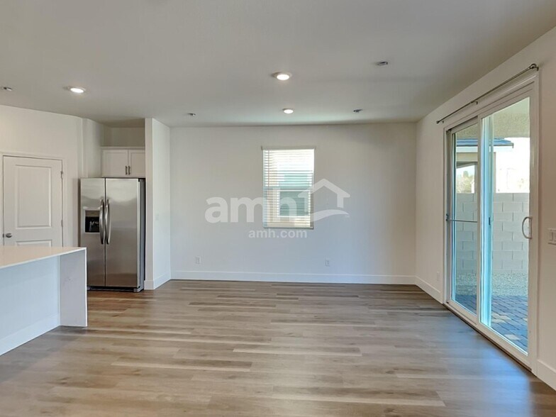 Building Photo - 8074 Winterfell Peak Ave