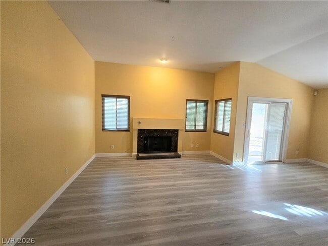 Building Photo - 437 Mayan Dr