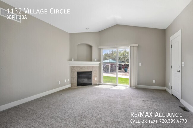 Building Photo - 1132 Village Cir