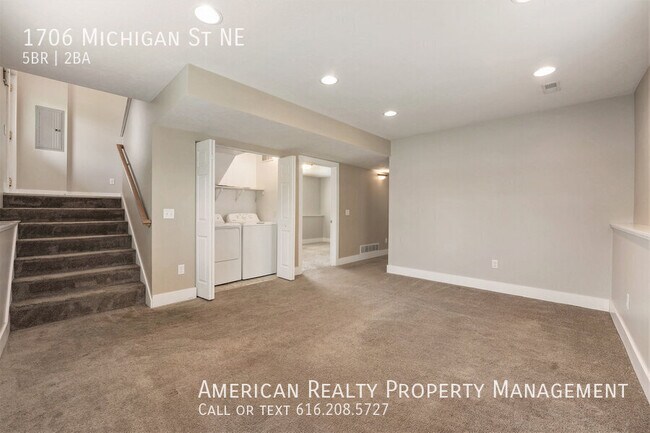 Building Photo - 1706 Michigan St NE