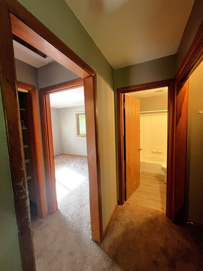 Building Photo - 1131 Maple St