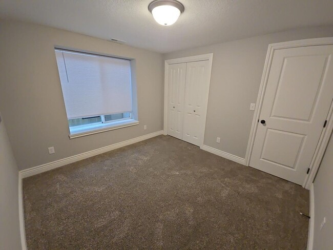 Building Photo - Spacious 5 Bedroom • 3 Bathroom Home in US...