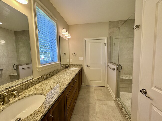 Building Photo - 126 Pocola Way