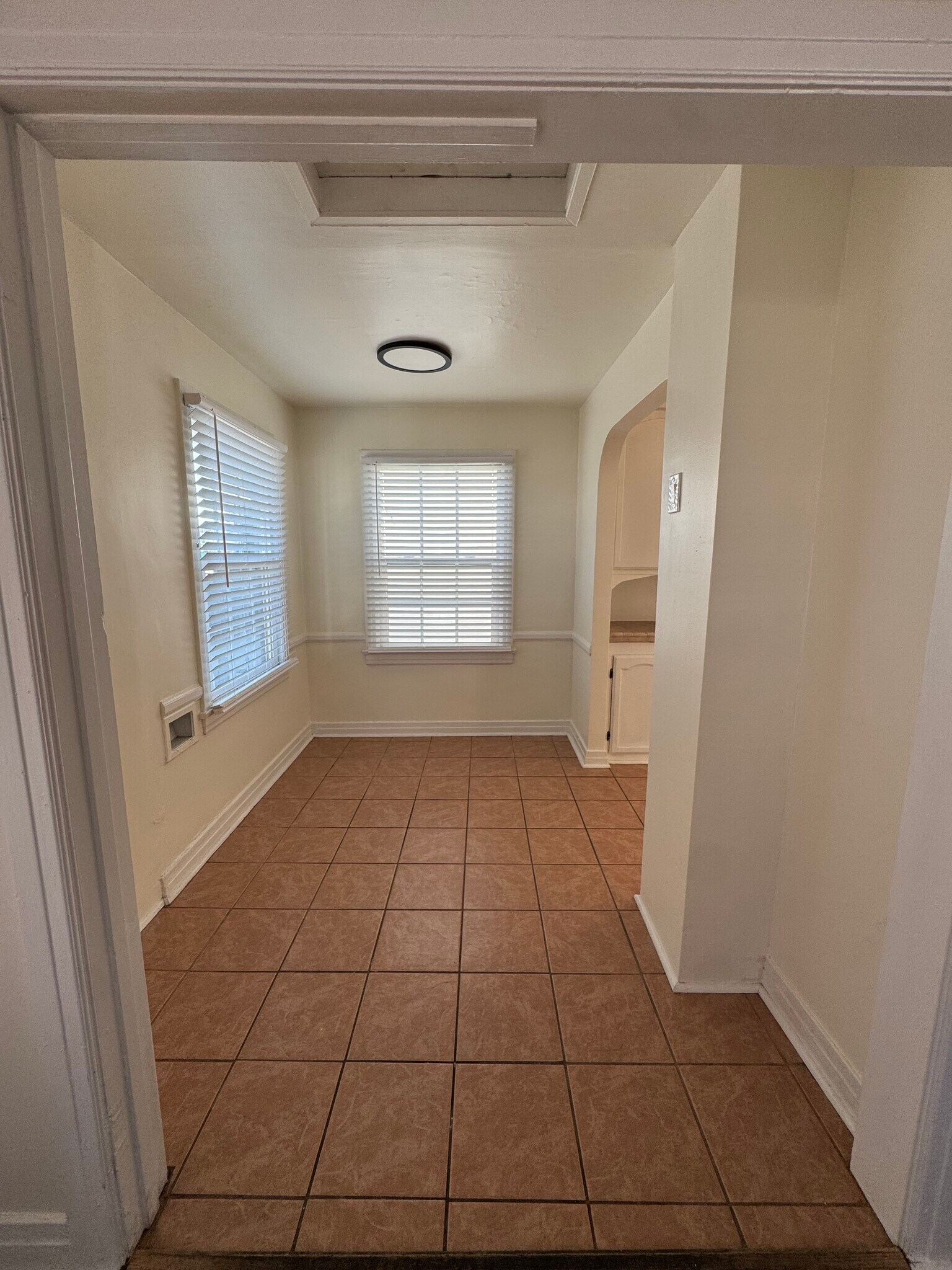 Building Photo - 2709 W 67th St