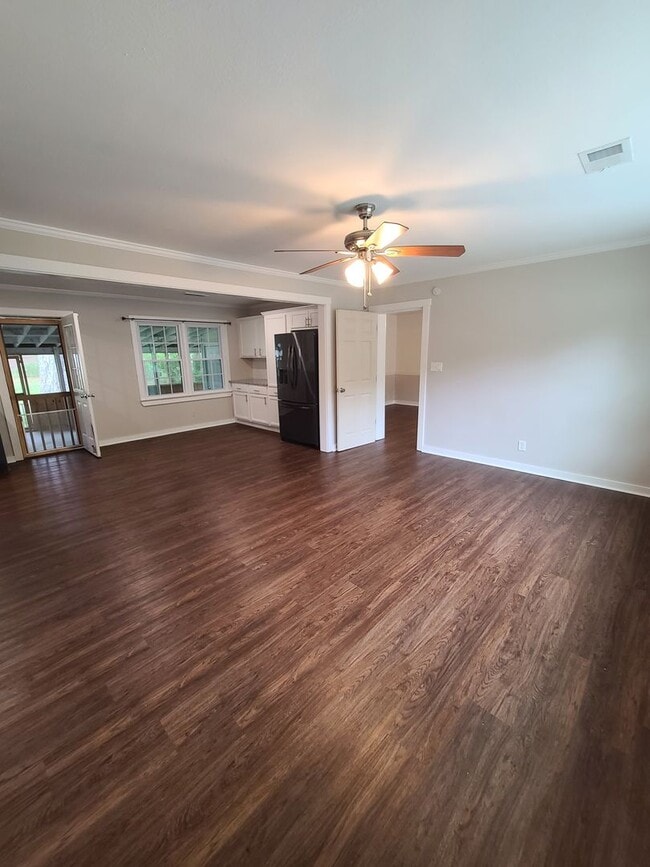 Building Photo - Comfortable Living in the Heart of Goose Creek
