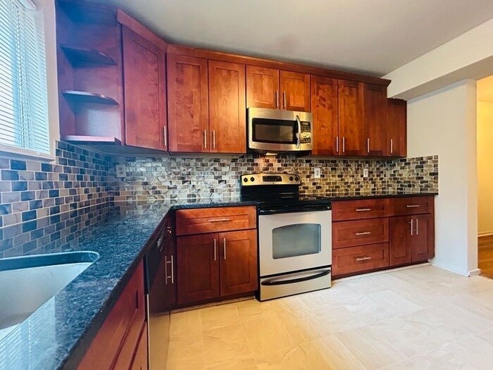 Building Photo - 15279 Lodge Terrace