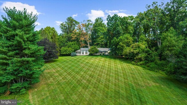 Building Photo - 451 Merlin Rd