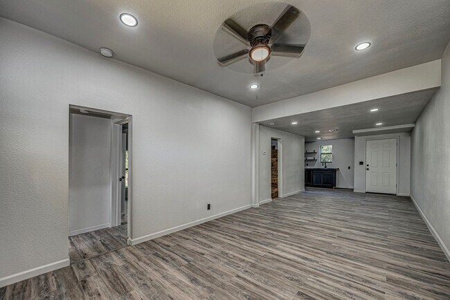 Building Photo - 731/735 8th Yellow Duplex