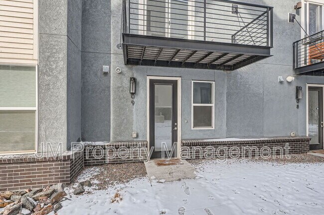 Building Photo - 3090 Wilson Ct