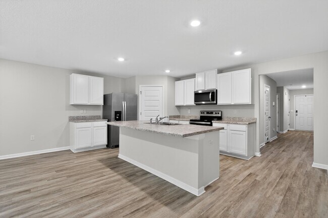 Building Photo - 6817 Interlachen Ln