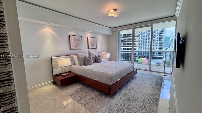 Building Photo - 1830 S Ocean Dr