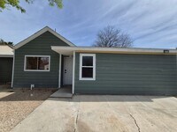 Building Photo - 4018 Sunrise Cove Dr