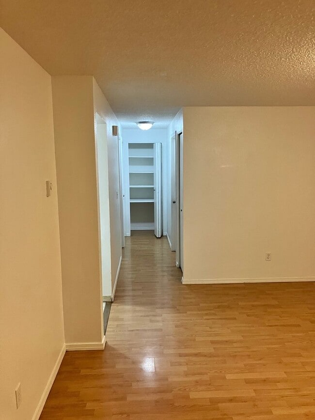 Building Photo - 2429 NE Saratoga St