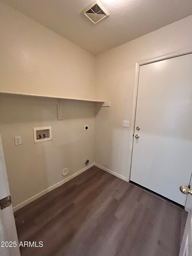 Building Photo - 10857 E Wier Ave