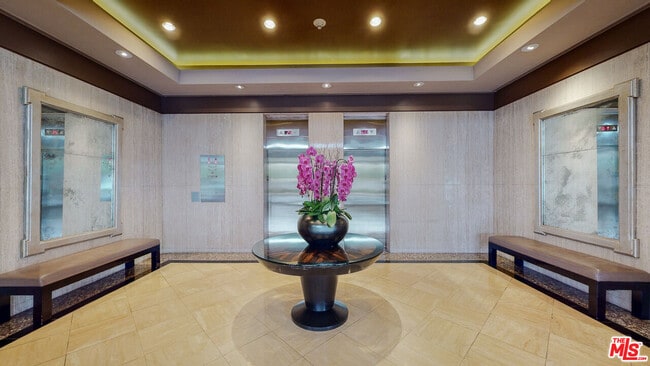 Building Photo - 2222 Ave of the Stars