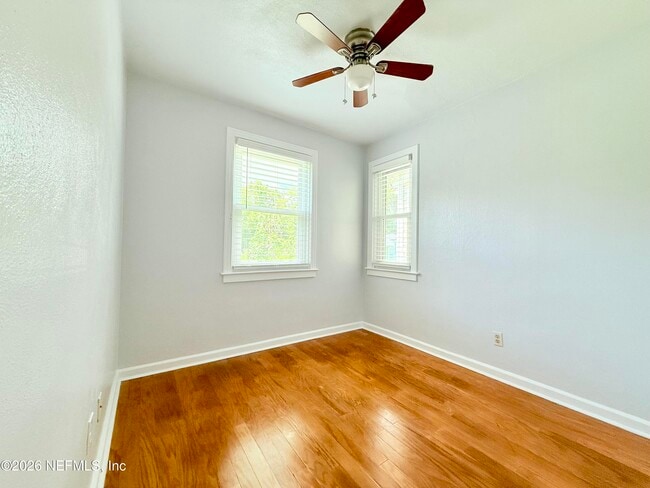 Building Photo - 1319 Azalea Dr