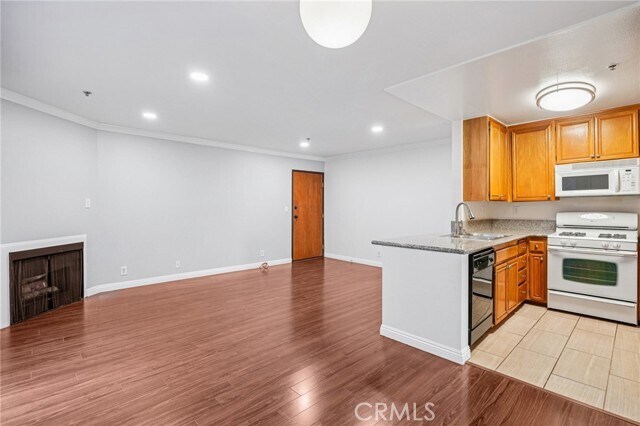 Building Photo - 11162 Camarillo St