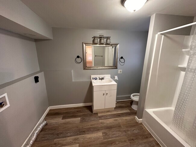 Building Photo - 42 Mill St