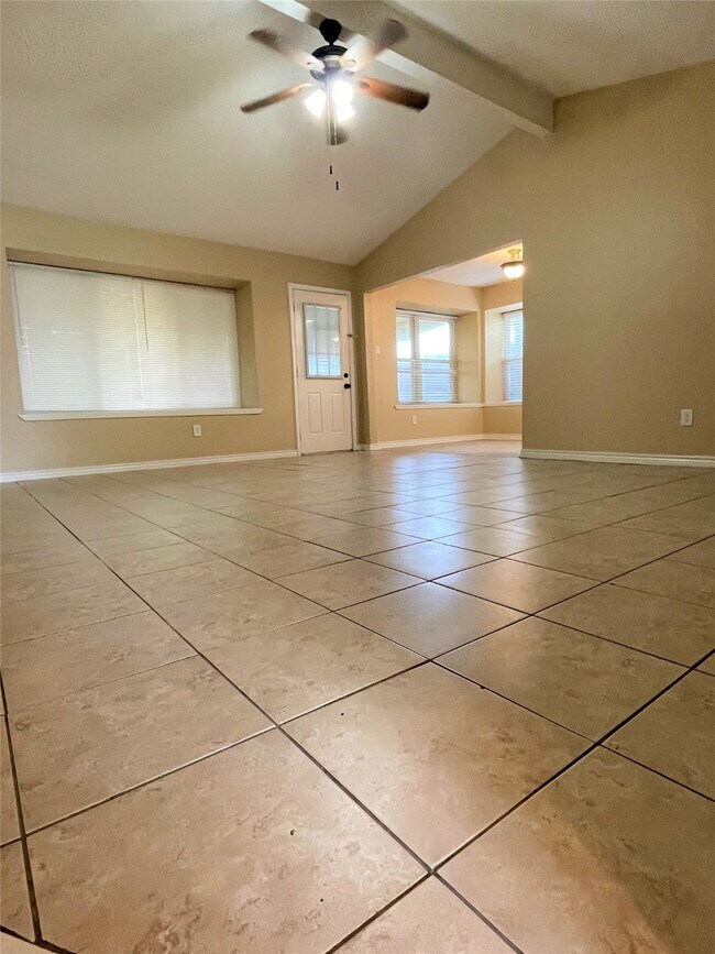 Building Photo - 10011 Appleridge Dr