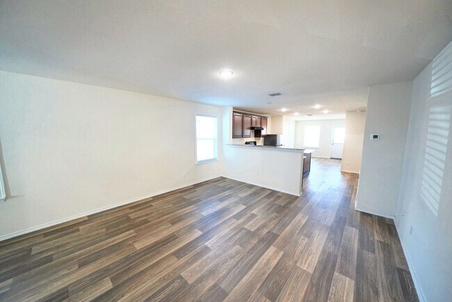 Building Photo - Stylish Move-In Ready Home in Rosillo Ranch, San Antonio, TX - Realtor Commission: $400