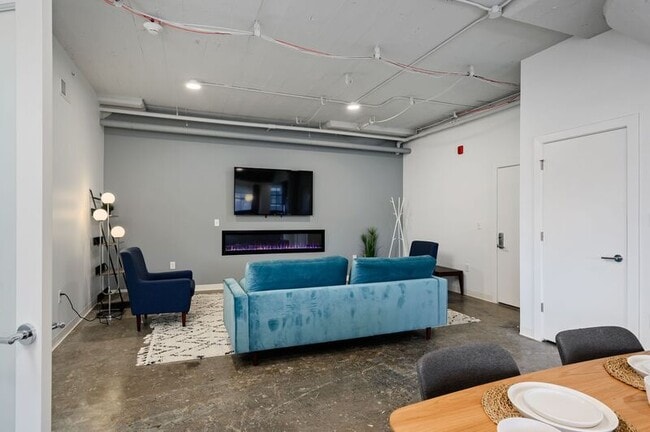 Building Photo - 3829 Main St