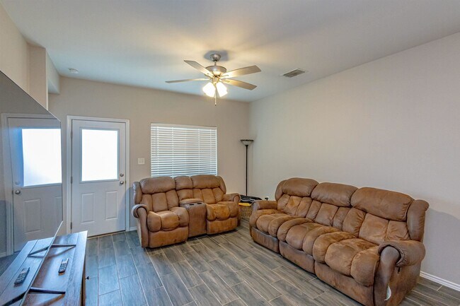 Building Photo - 5414 St Francis Dr