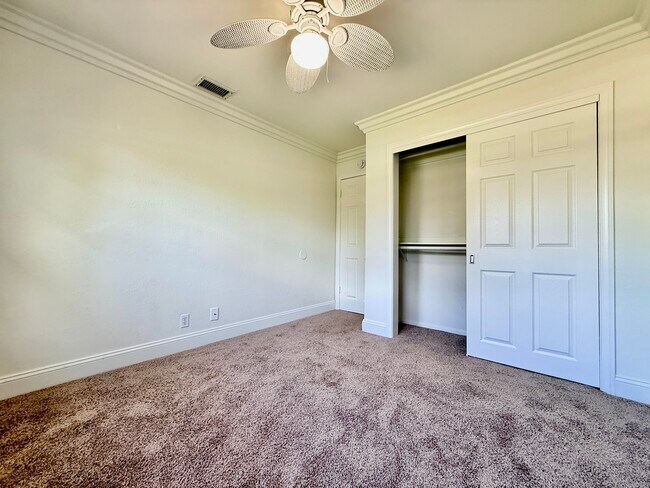 Building Photo - 4832 Maureen Ln