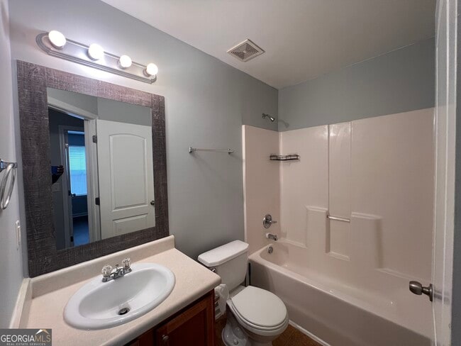 Building Photo - 63 Camden Way