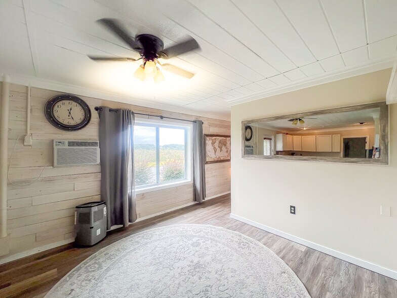 Building Photo - 511 Riverview Ct