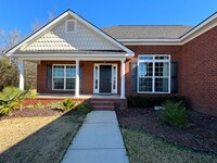 Building Photo - 2026 Lake Forest Dr