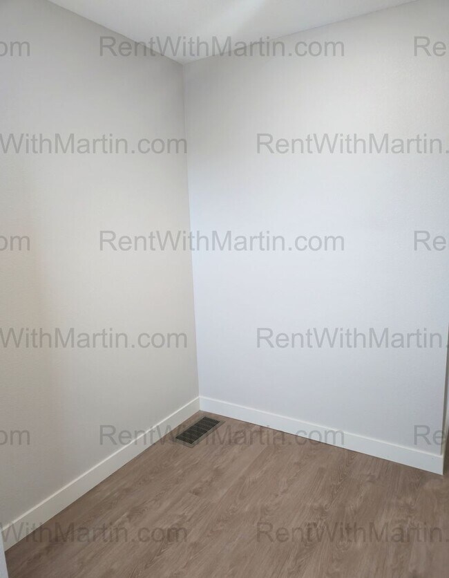 Building Photo - FOR RENT- BRAND NEW BUILD on Janney Ave!! Dogs ok!