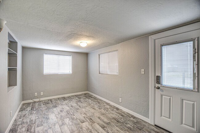 Building Photo - Vintage Ranch Home