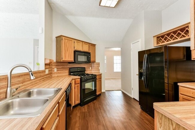 Building Photo - 1227 Hidden Canyon Rd