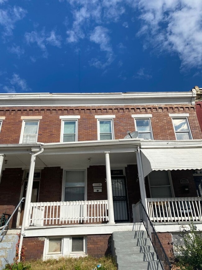 Building Photo - Spacious Home Available for Rent! Finished Basement! W/D! Front Porch! Available Now!