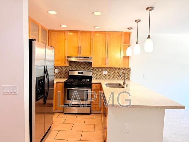 Building Photo - 4702 Fulton Ave