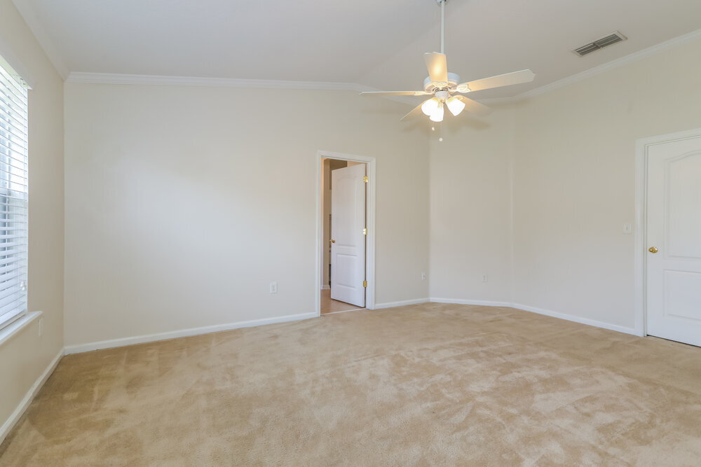 Building Photo - 2732 Woodsdale Dr