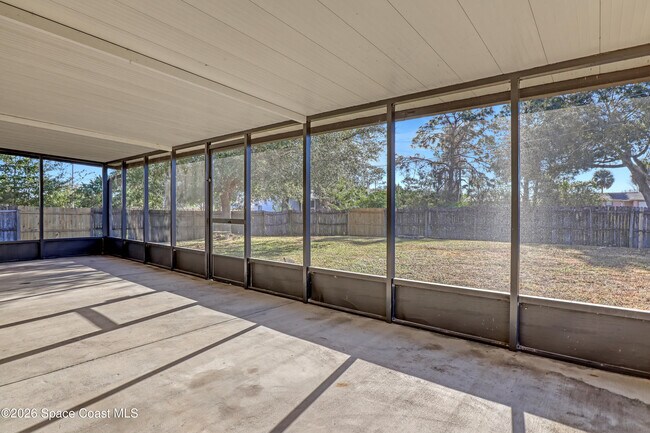 Building Photo - 1384 Palau St SE