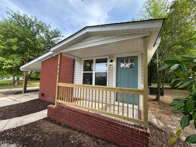 Building Photo - 446 Cape Fear Blvd