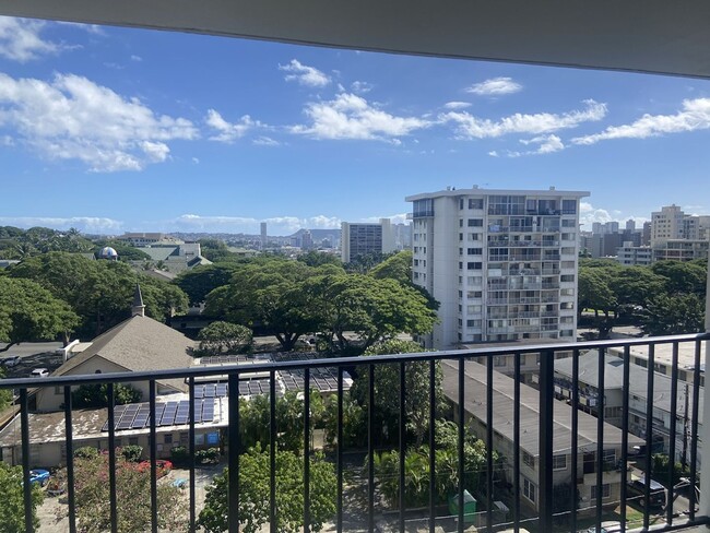 Building Photo - Remodeled 1 bedroom 1 bath in Punahou/Wild...