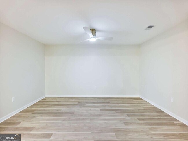 Building Photo - 605 Candler St