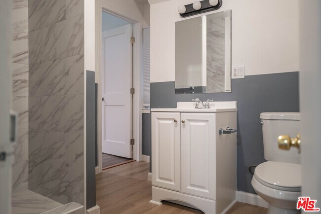 Building Photo - 824 S Bonnie Brae St